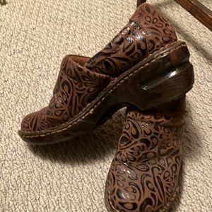 B.O.C women’s size 7 clogs.